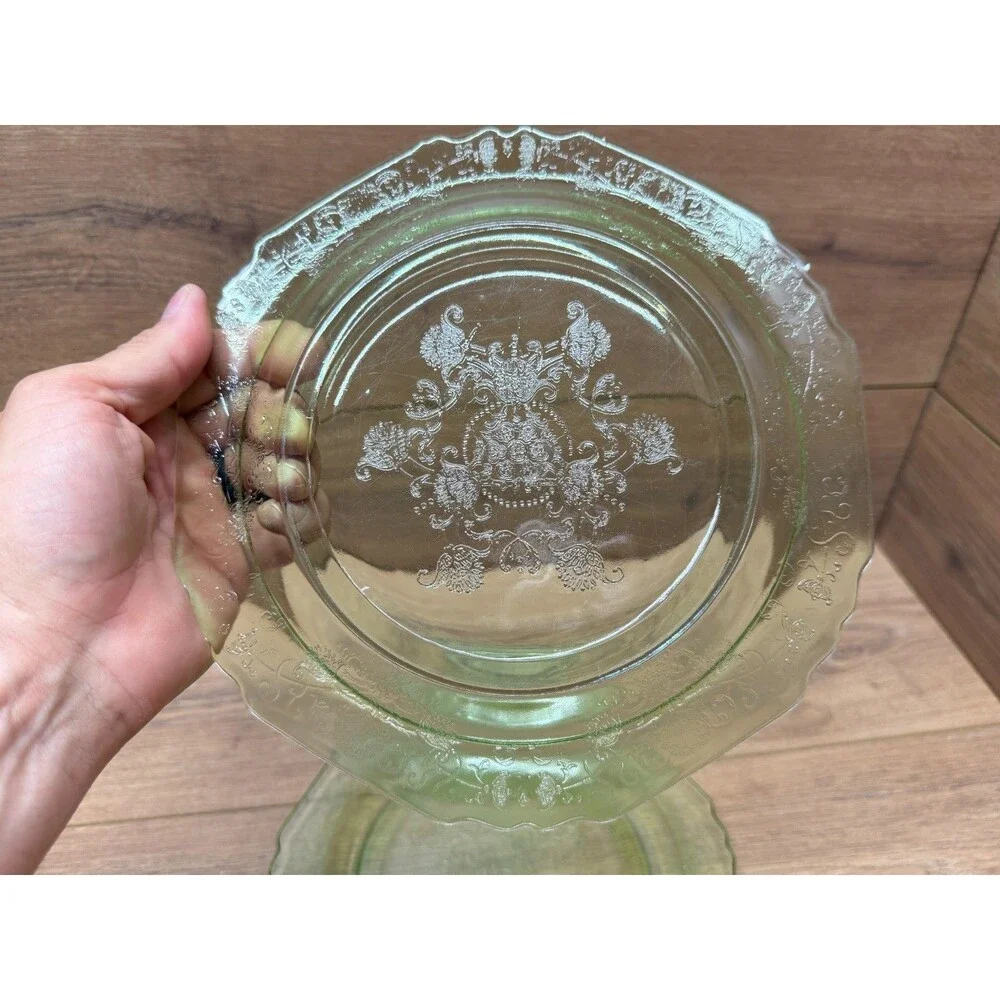 Hazel Atlas Florentine Poppy Uranium Glass Salad Plates Green 8-5/8